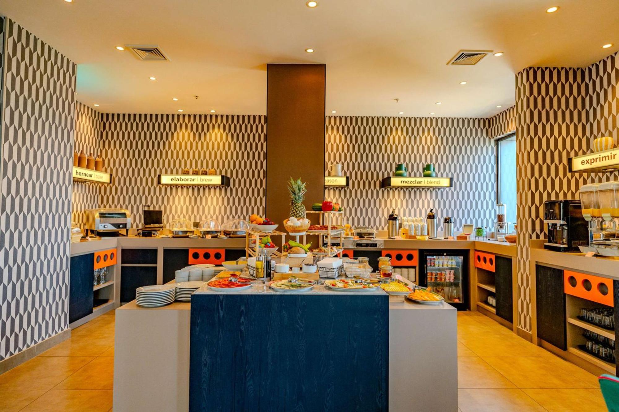 Hampton By Hilton Santiago Las Condes Extérieur photo