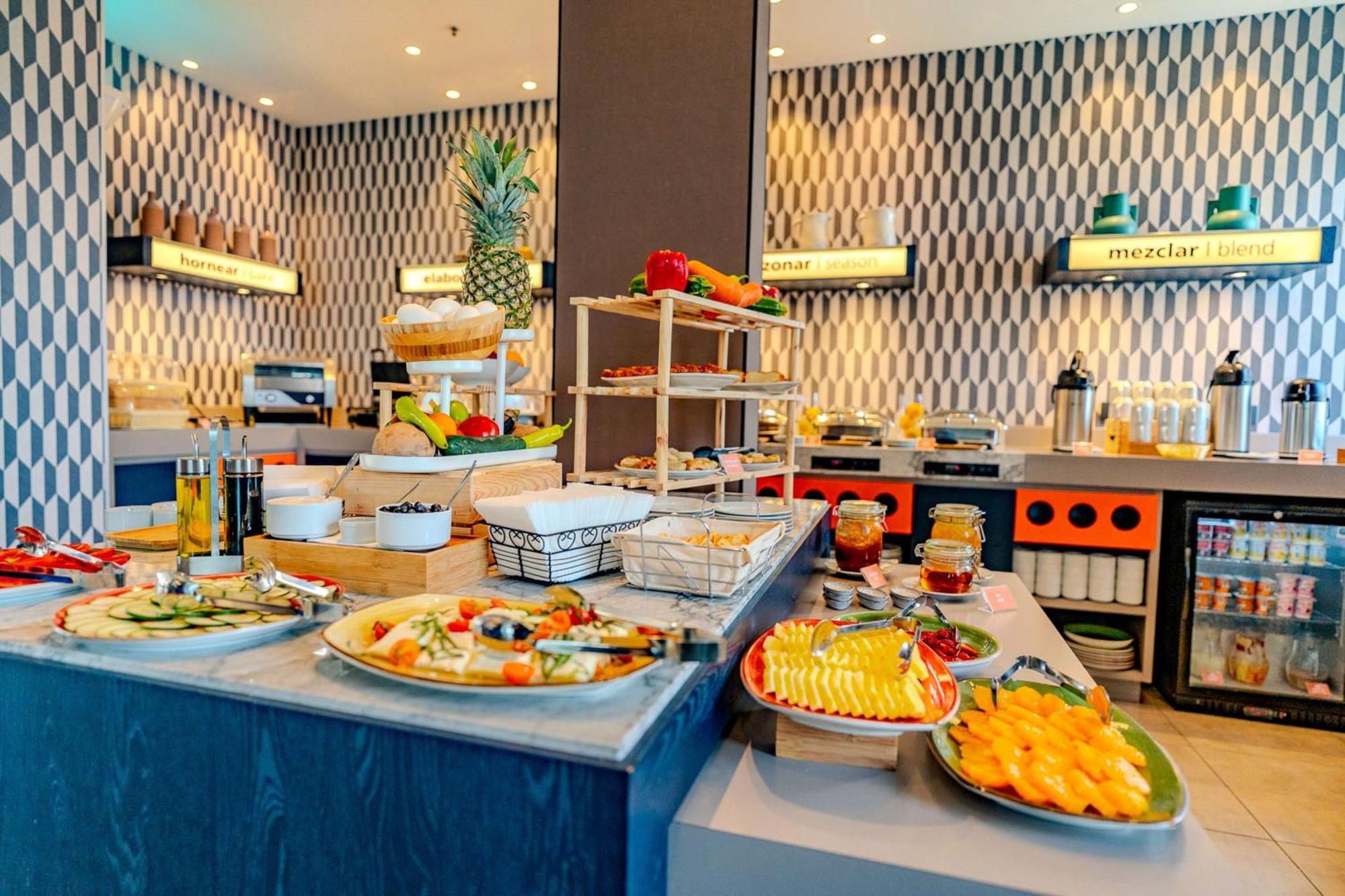 Hampton By Hilton Santiago Las Condes Extérieur photo